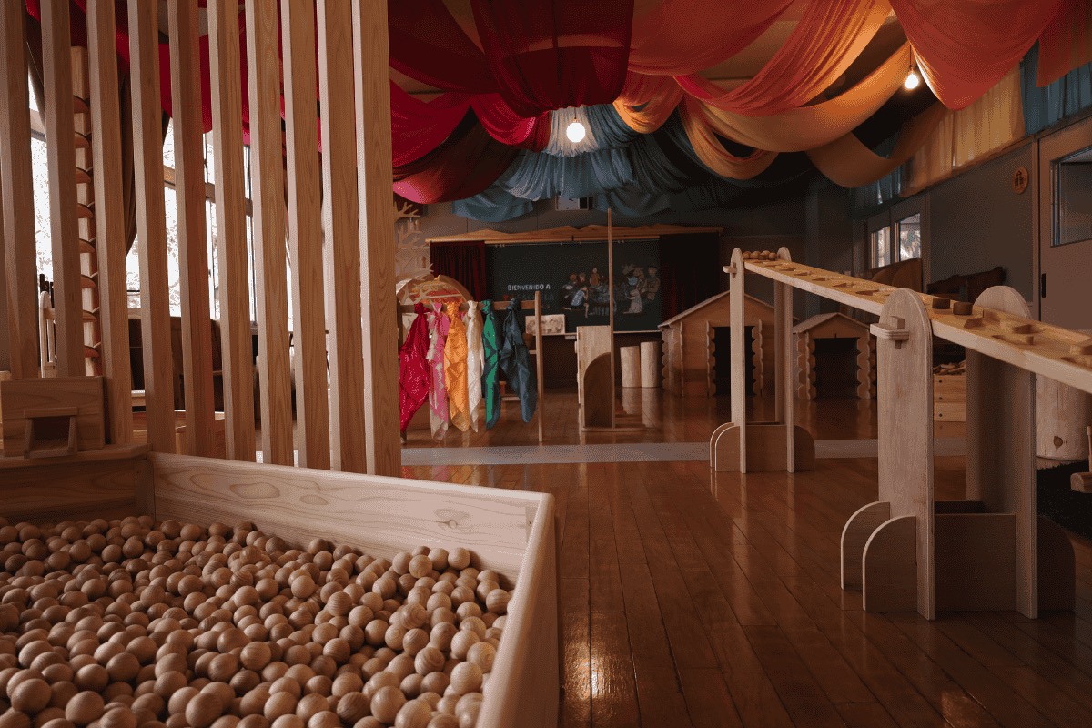 里山エスクエラの外観イメージ