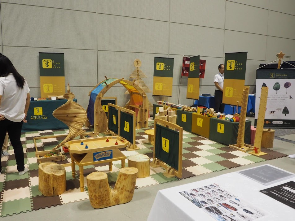 木のおもちゃ・木育活動・遊具レンタルを通じて、安心安全な体験をお届けします 木育と遊具の専門ブログ｜木のおもちゃユーロバス | 木育広場里山エスクエラ | 移動木育広場木はいいなぁ by (株)ユーロバス