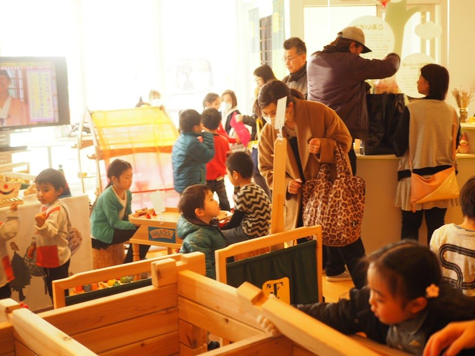 グッド・トイ 木育おもちゃの広場 キャラバンの様子2