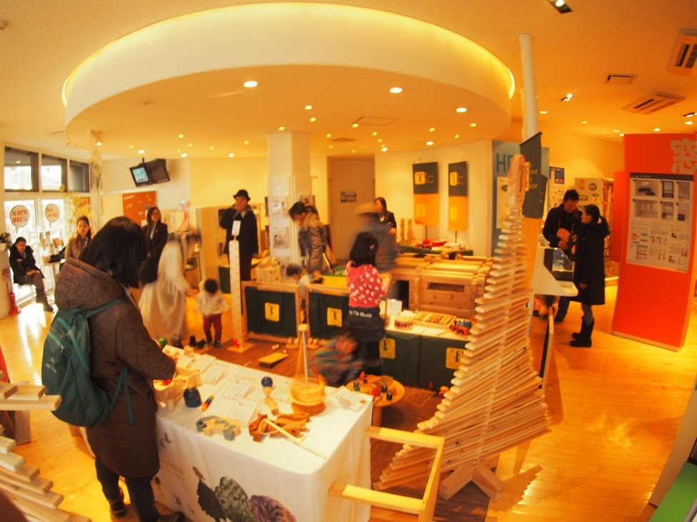 木のおもちゃ・木育活動・遊具レンタルを通じて、安心安全な体験をお届けします 木育と遊具の専門ブログ｜木のおもちゃユーロバス | 木育広場里山エスクエラ | 移動木育広場木はいいなぁ by (株)ユーロバス